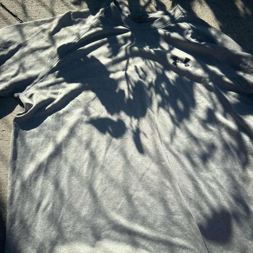 Under Armour Men's Short Sleeve Gray Tee